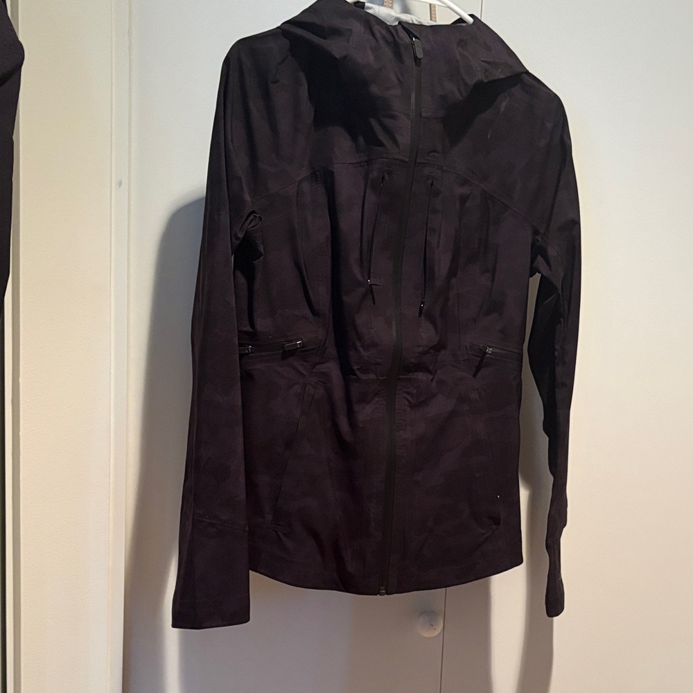 Lululemon Women's Black Hooded Jacket